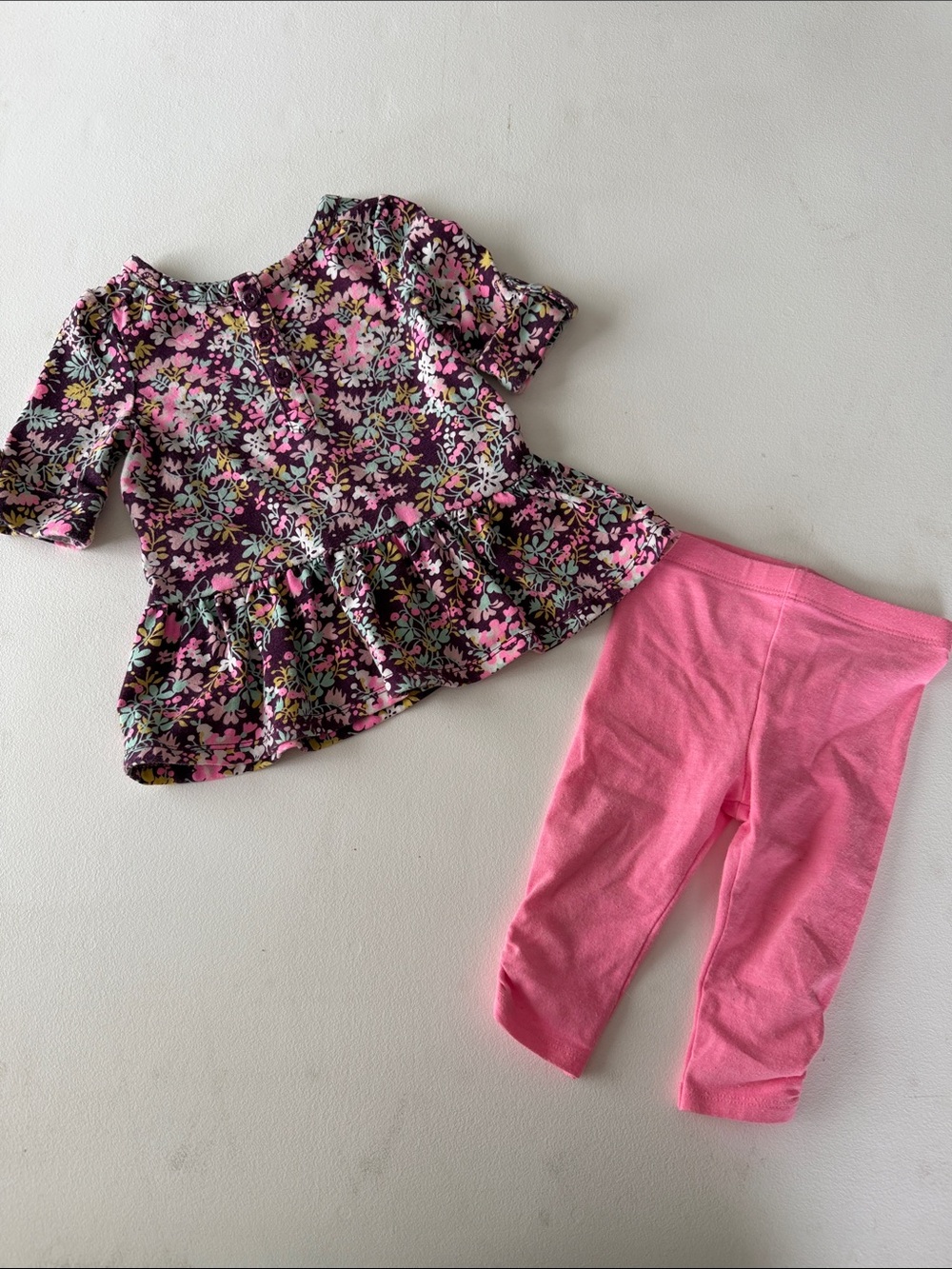 OshKosh B'gosh Purple Floral Peplum Top w/ Pink Leggings